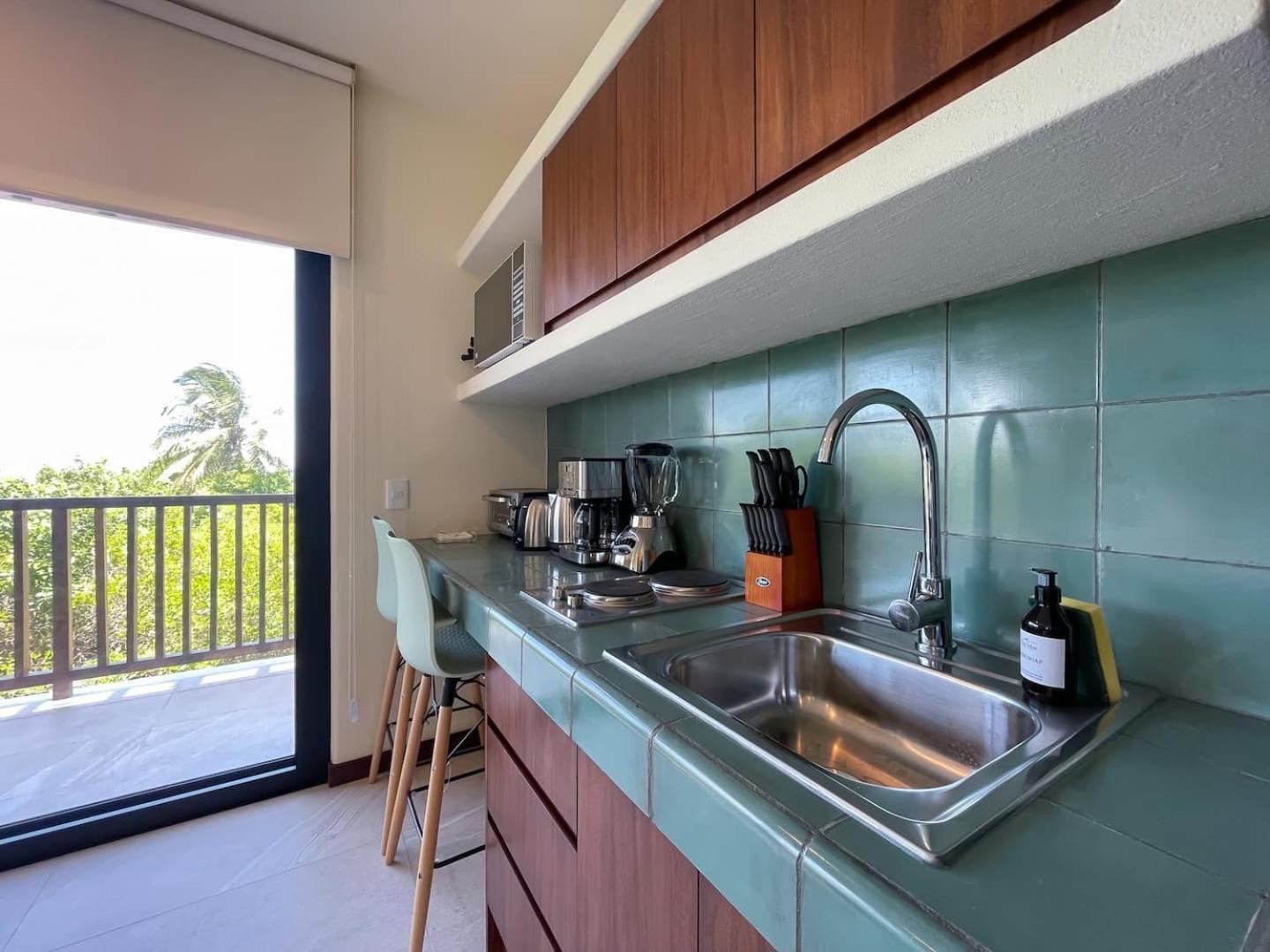 Отель Ocean View Loft In Punta Cocos - C102 Остров Холбокс Экстерьер фото